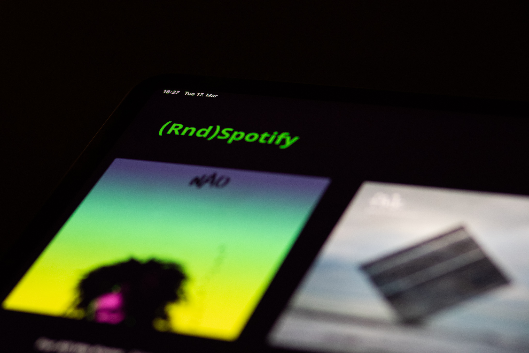 Get your saved spotify albums in a randomized order